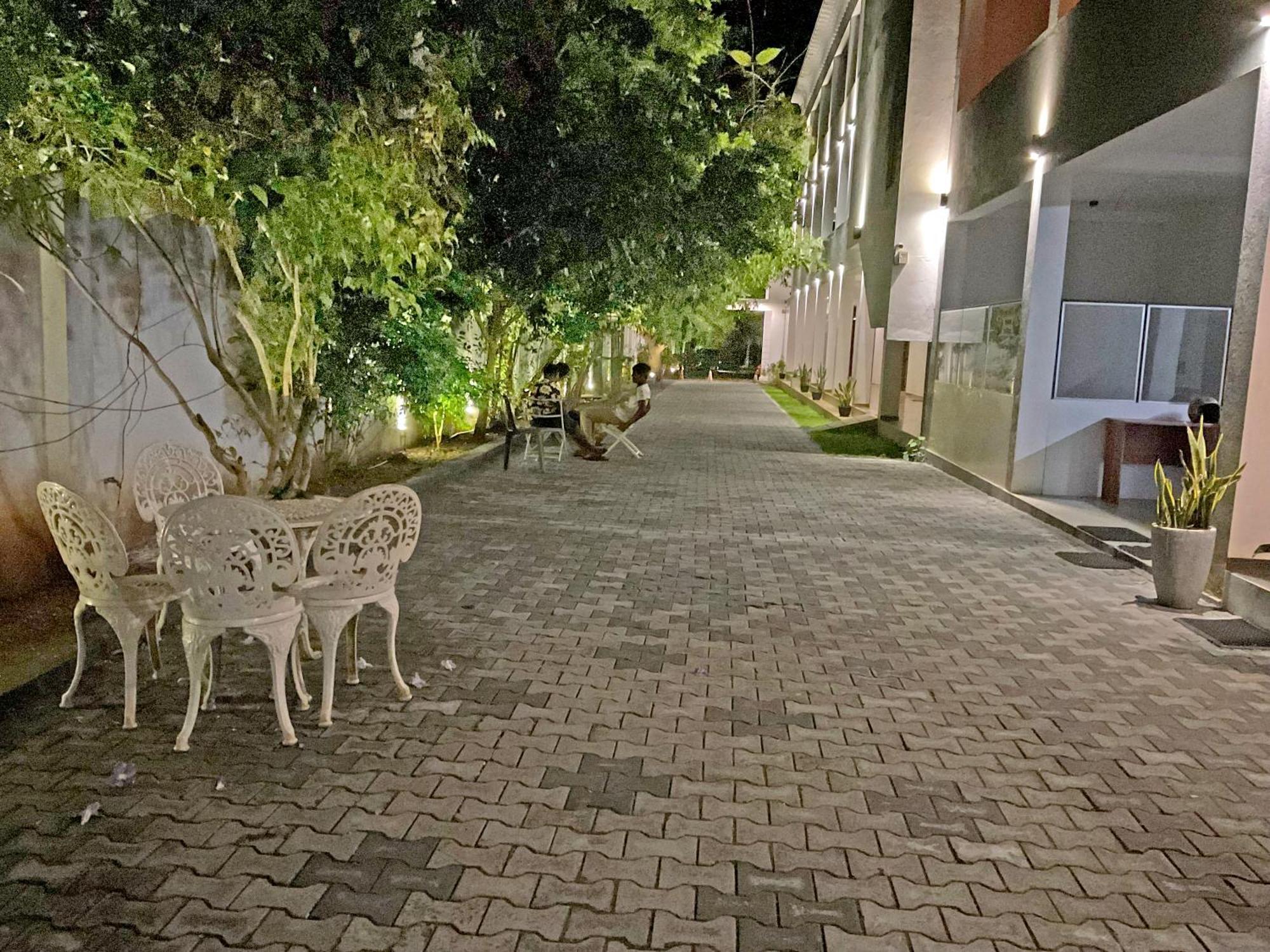 Grand Detagamuwa Hotel Kataragama Exterior photo